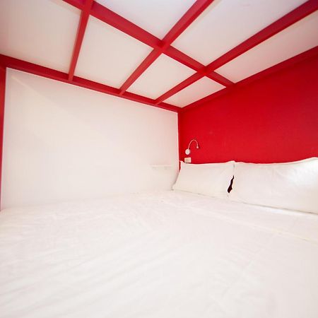 Sleepbox Hostel Taipei Bagian luar foto