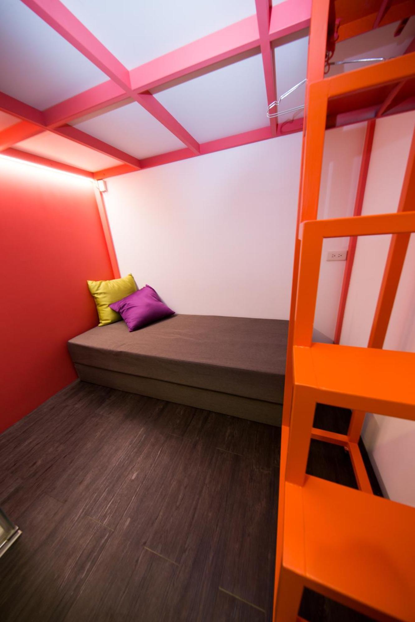Sleepbox Hostel Taipei Bagian luar foto